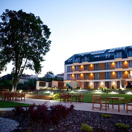 Hotel Uniejow Exterior foto