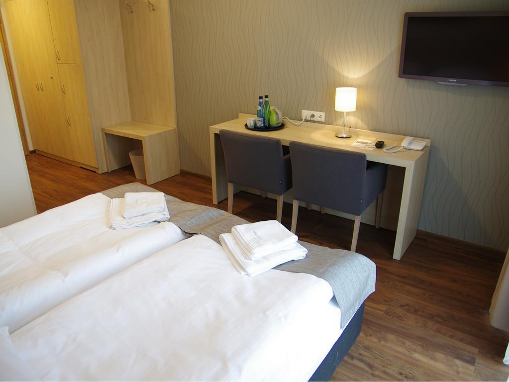 Hotel Uniejow Cameră foto