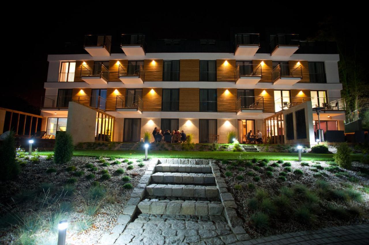 Hotel Uniejow Exterior foto